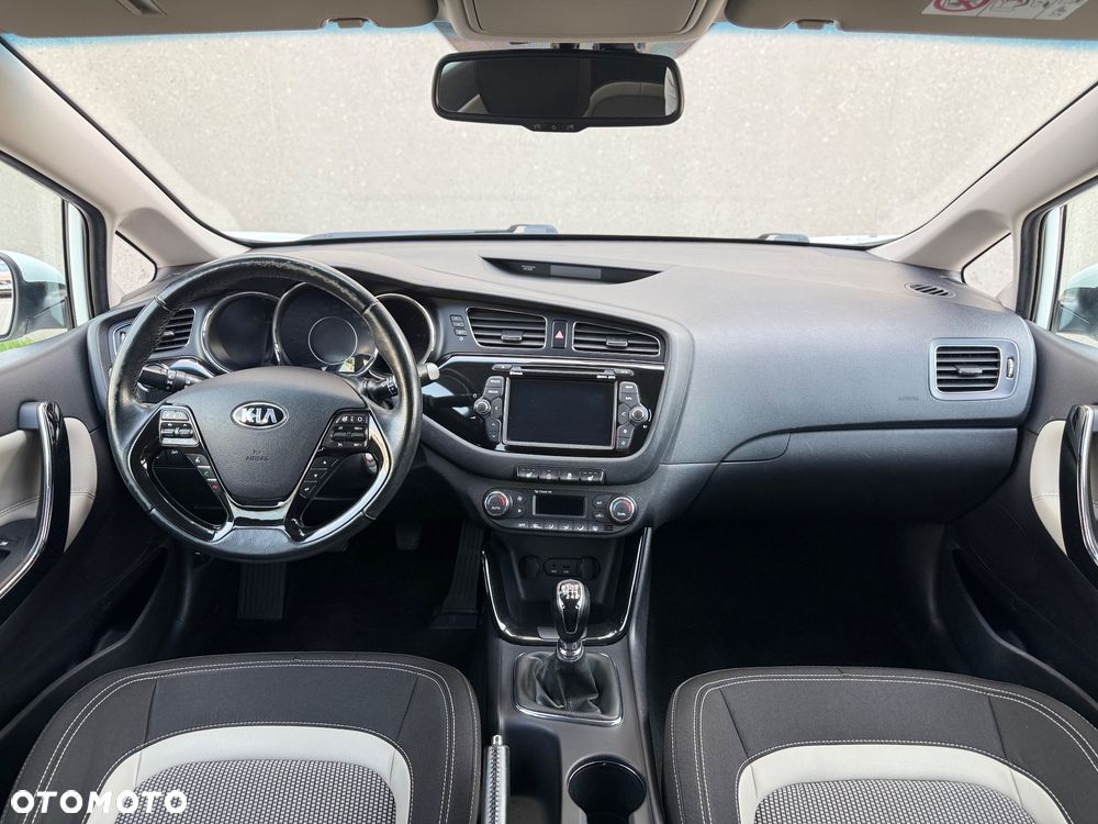 Kia Ceed - 9