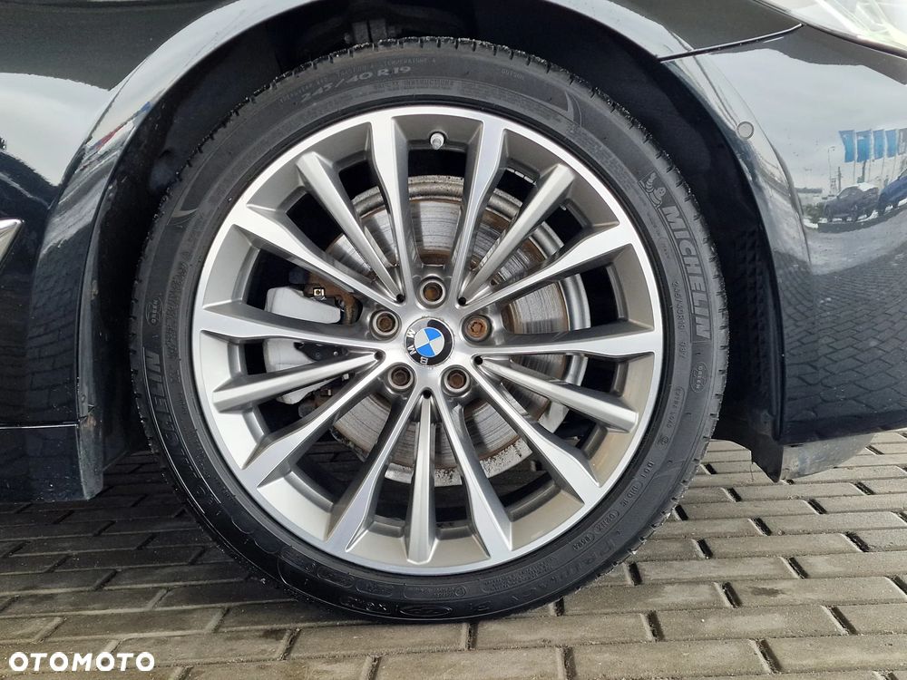BMW Seria 5 520d xDrive Luxury Line - 4