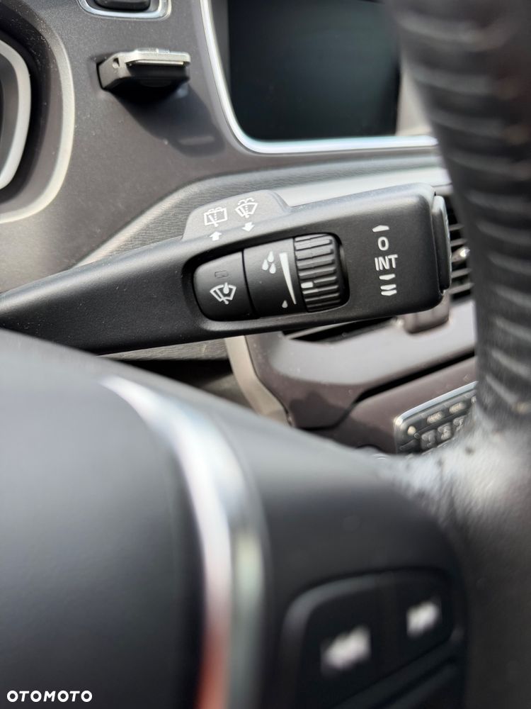 Volvo V40 - 30