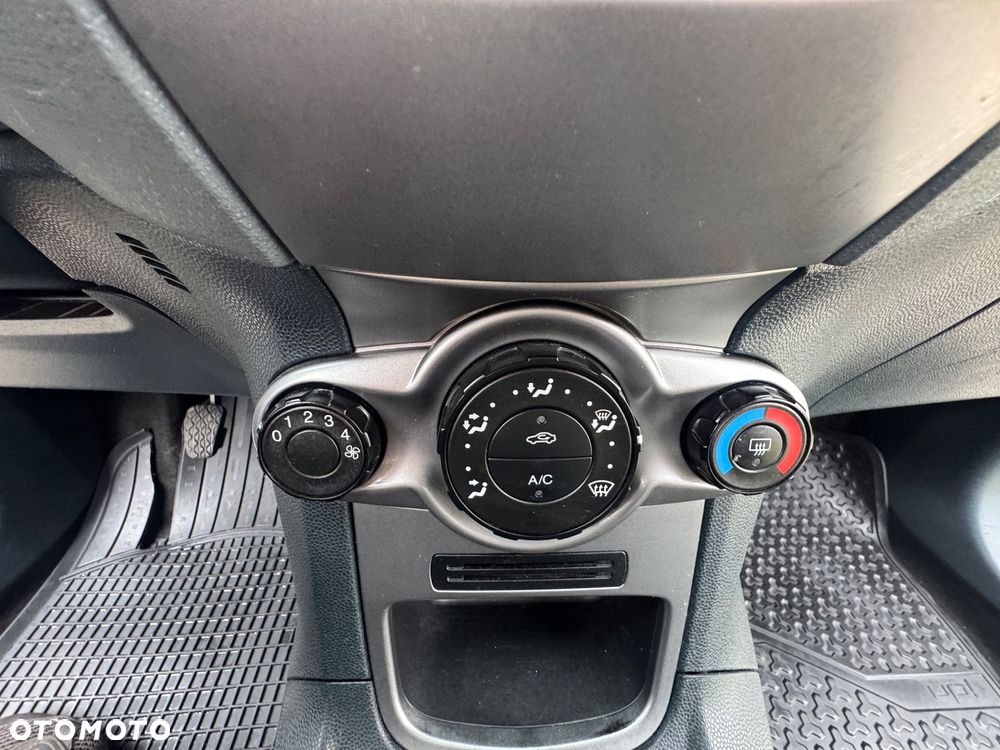 Ford Fiesta - 11