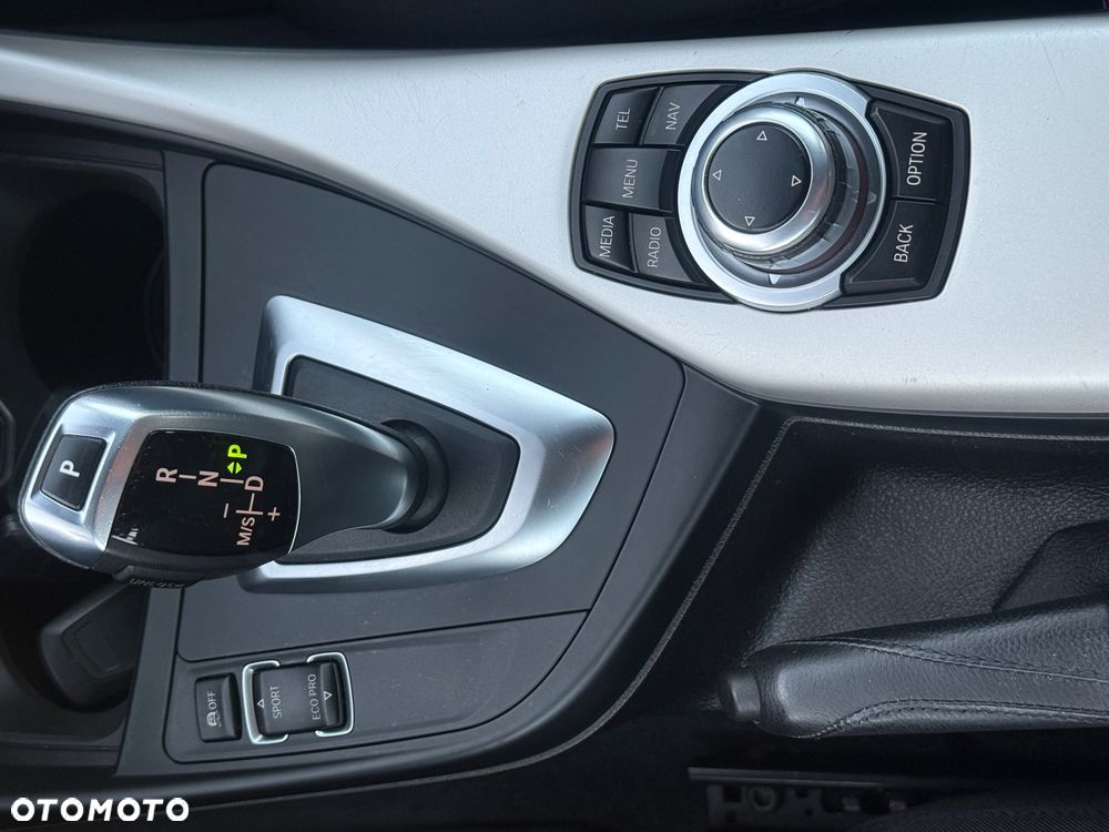 BMW Seria 1 116i - 38