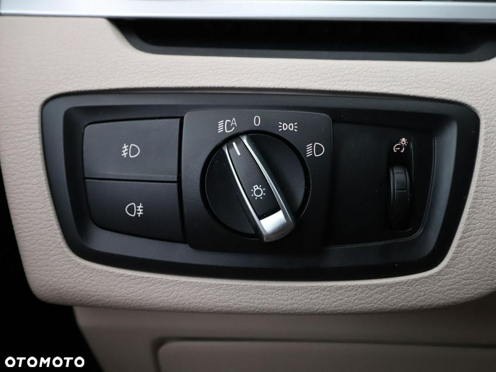 BMW X1 sDrive20d xLine - 34