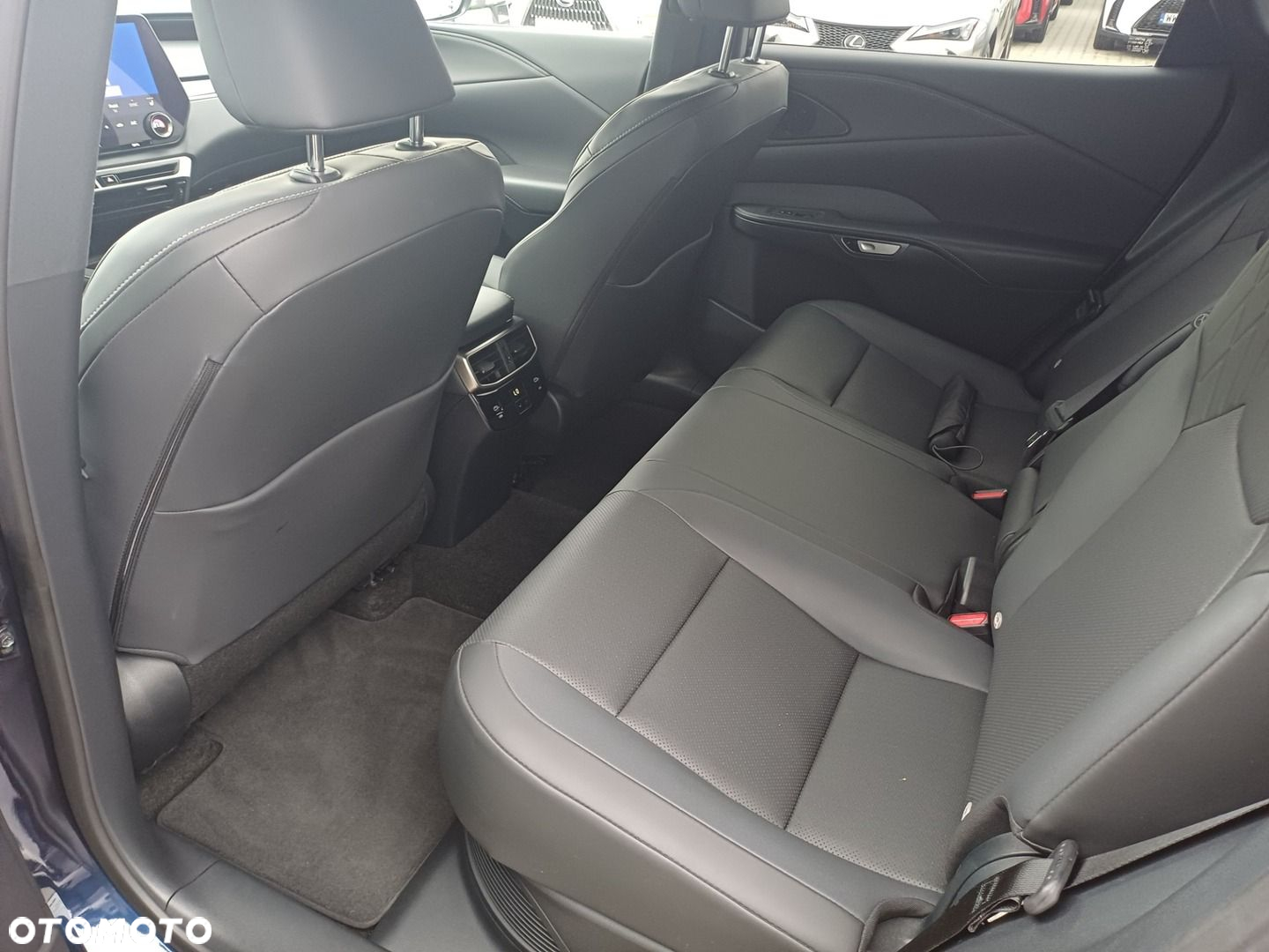 Lexus RX - 16