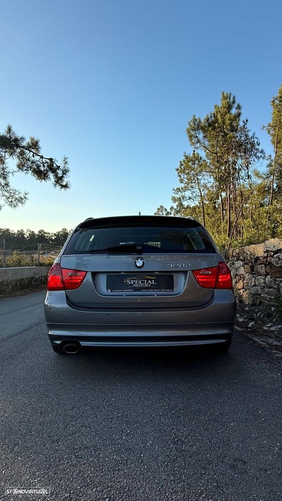 BMW 320 d Sport - 12