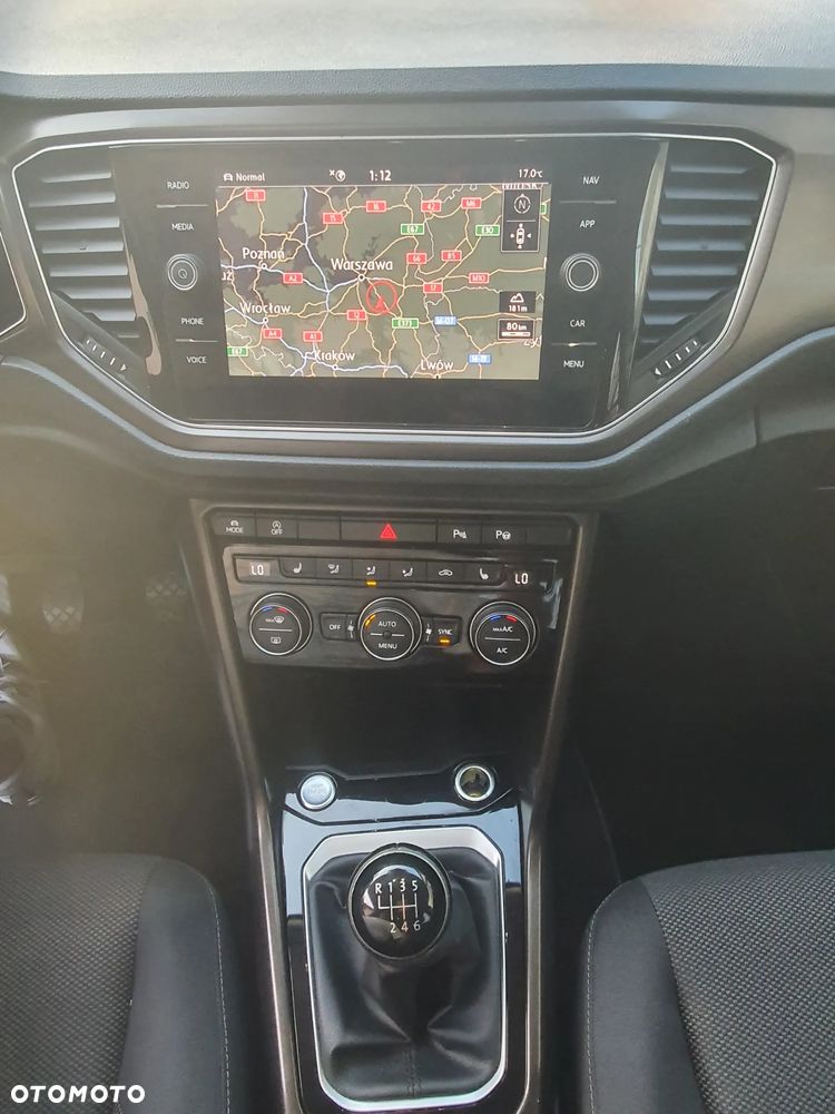 Volkswagen T-Roc 1.0 TSI Advance - 23