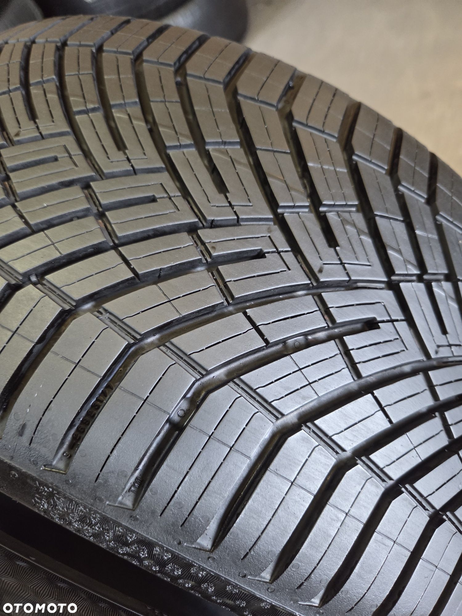 opony używane 245/40R19 Continental allseasoncontact 2 - 2