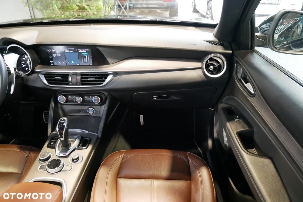 Alfa Romeo Stelvio 2.0 Turbo TI Q4 - 17