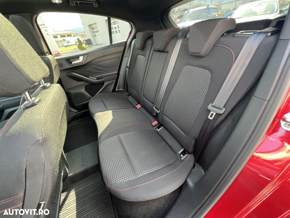 Ford Focus - 31