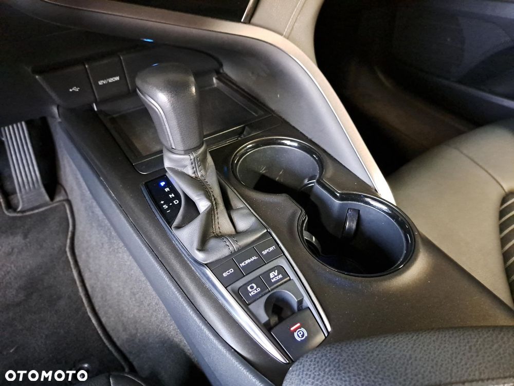 Toyota Camry 2.5 Hybrid Prestige CVT - 28