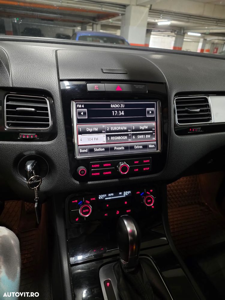VOLKSWAGEN Touareg 2012 — imagine 8