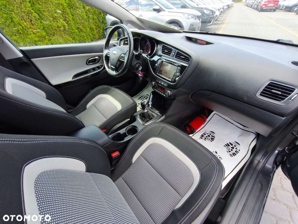 Kia Ceed - 9