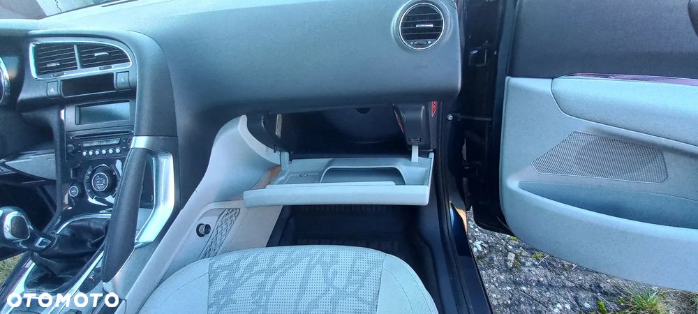 Peugeot 3008 1.6 Premium - 23