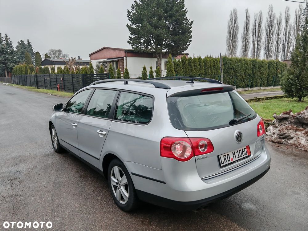 Volkswagen Passat - 4