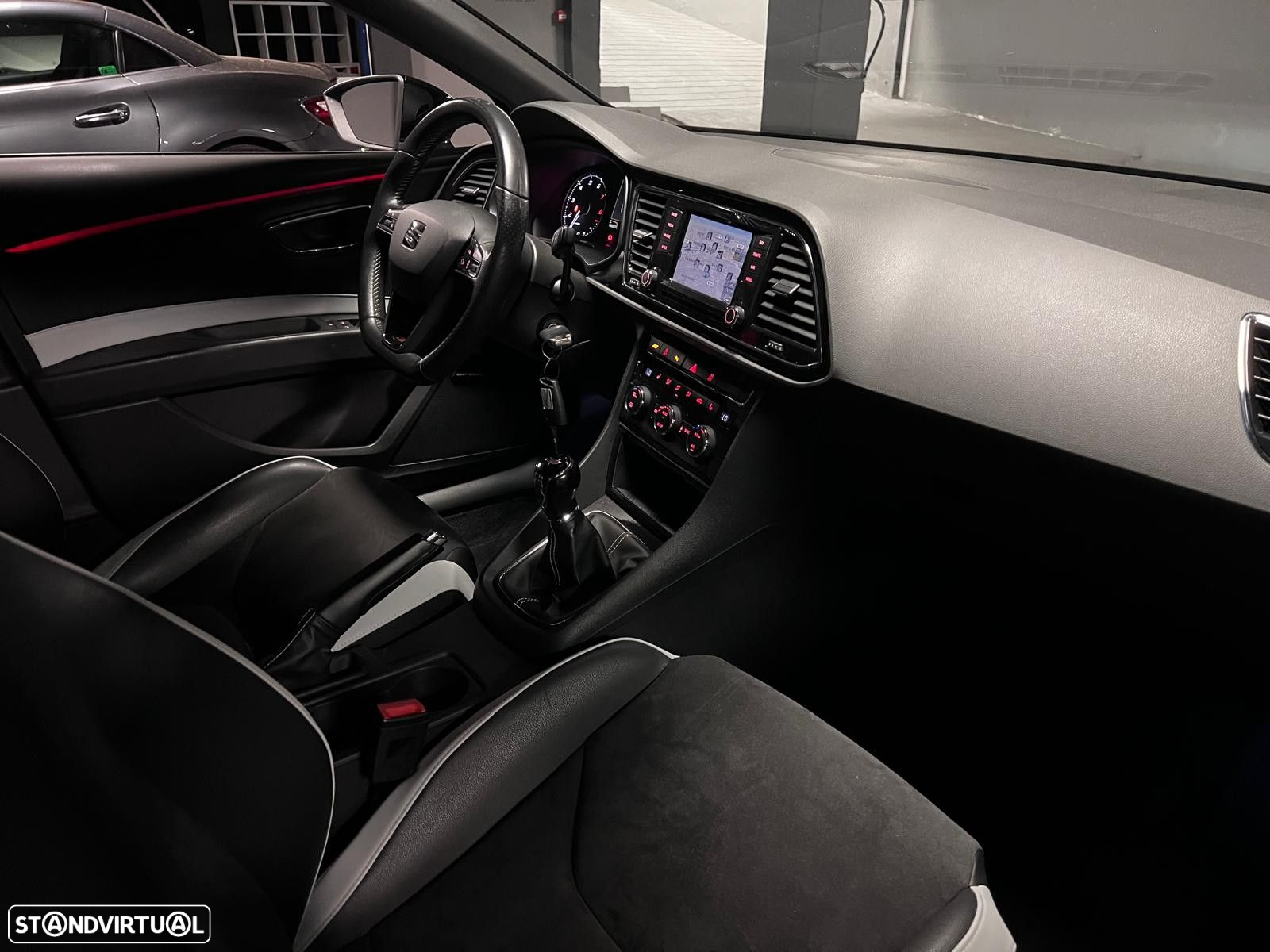 SEAT Leon 2.0 TSI Cupra DSG S/S - 25
