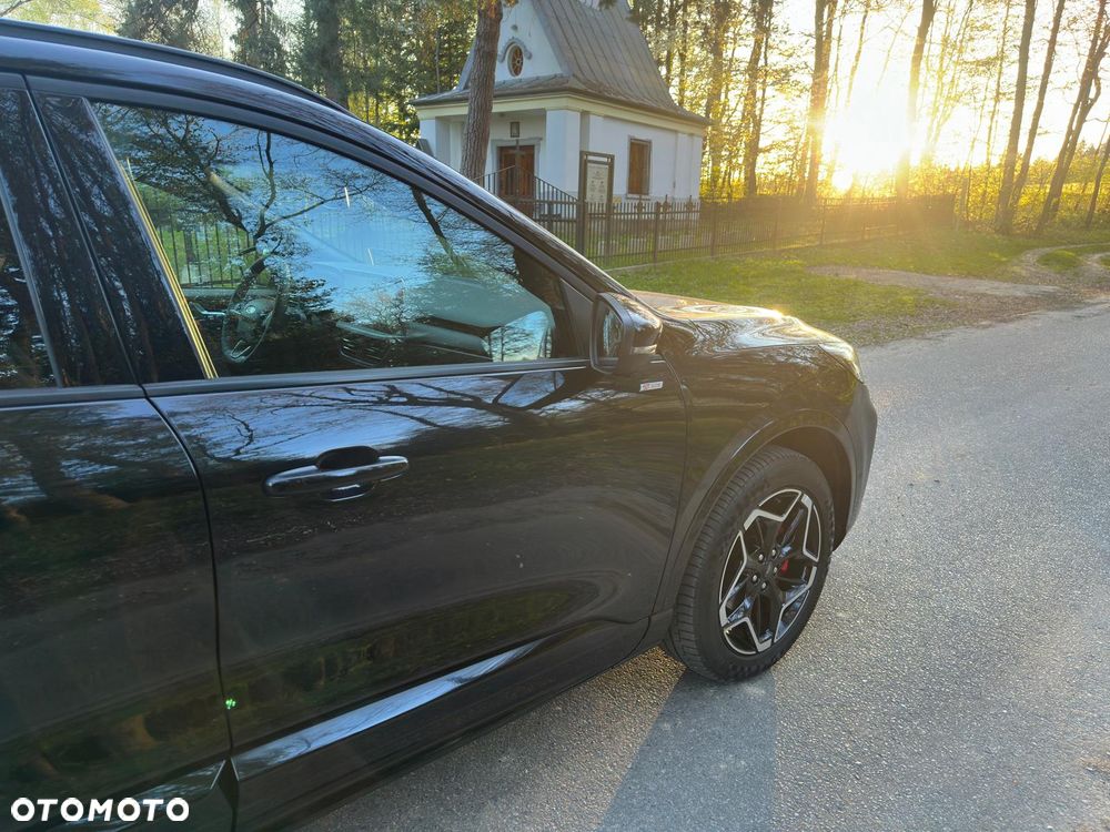 Ford Kuga 2.5 Duratec FHEV ST-LINE X - 4