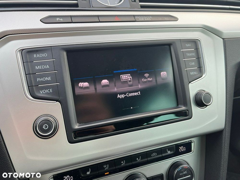 Volkswagen Passat - 28