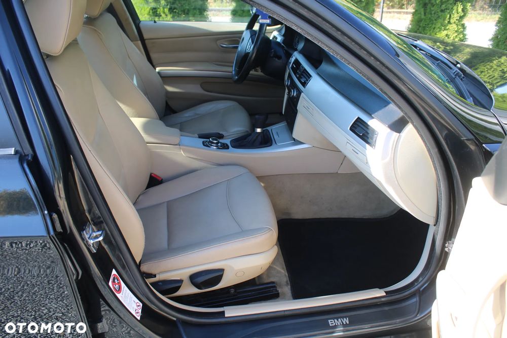 BMW Seria 3 318i - 22