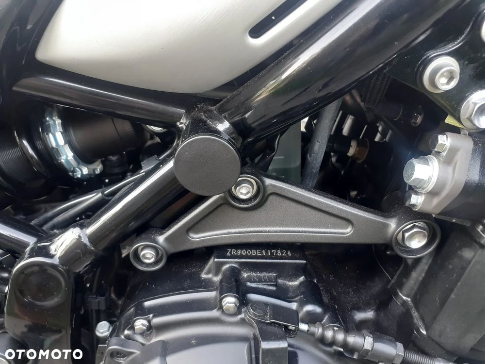 Kawasaki Z 900 RS - 20