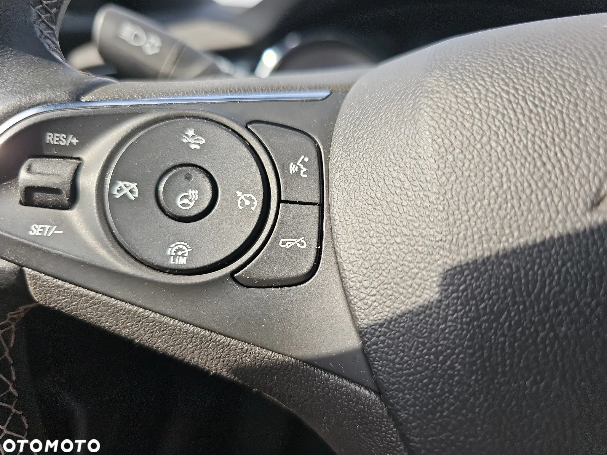 Opel Insignia 2.0 T Elegance S&S - 17