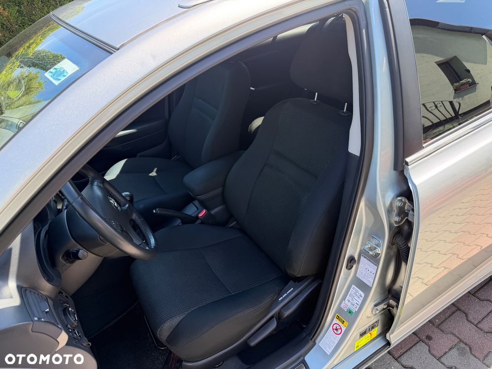 Toyota Avensis 1.8 VVT-i Edition - 24