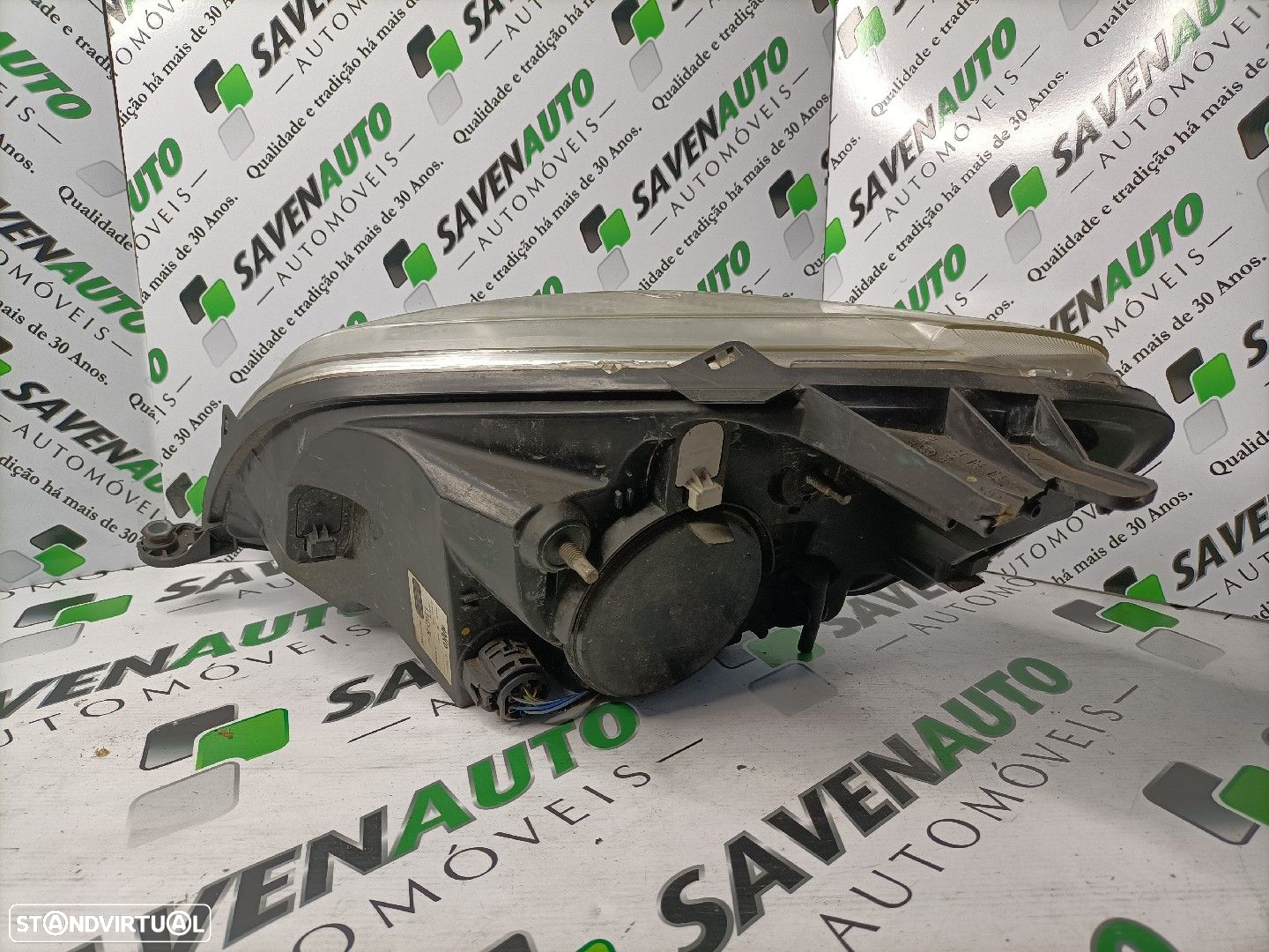 Farol Dto Fiat Fiorino Caixa/Combi (225_) - 2