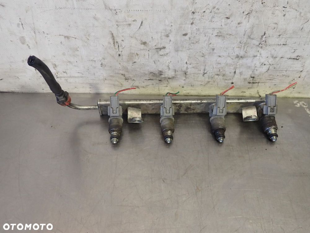 LISTWA WTRYSKOWA WTRYSKI MITSUBISHI COLT VI Z30  MR988977 - 2