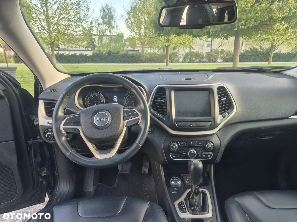 Jeep Cherokee - 13