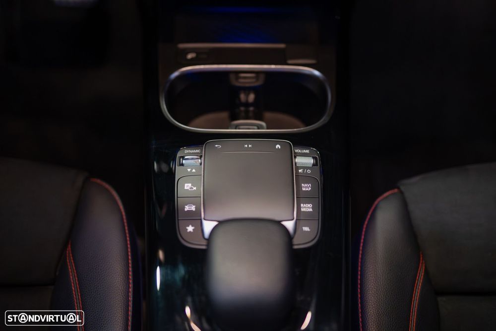 Mercedes-Benz CLA 250 e Shooting Brake AMG Line - 35