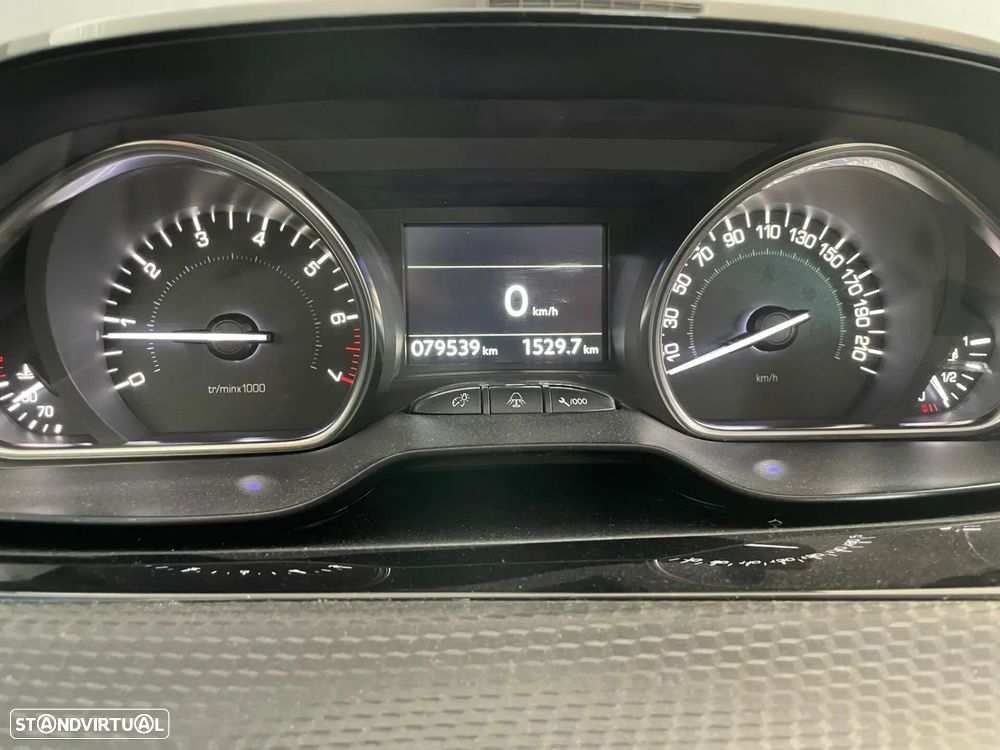 Peugeot 2008 - 18