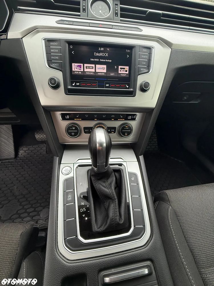 Volkswagen Passat - 38