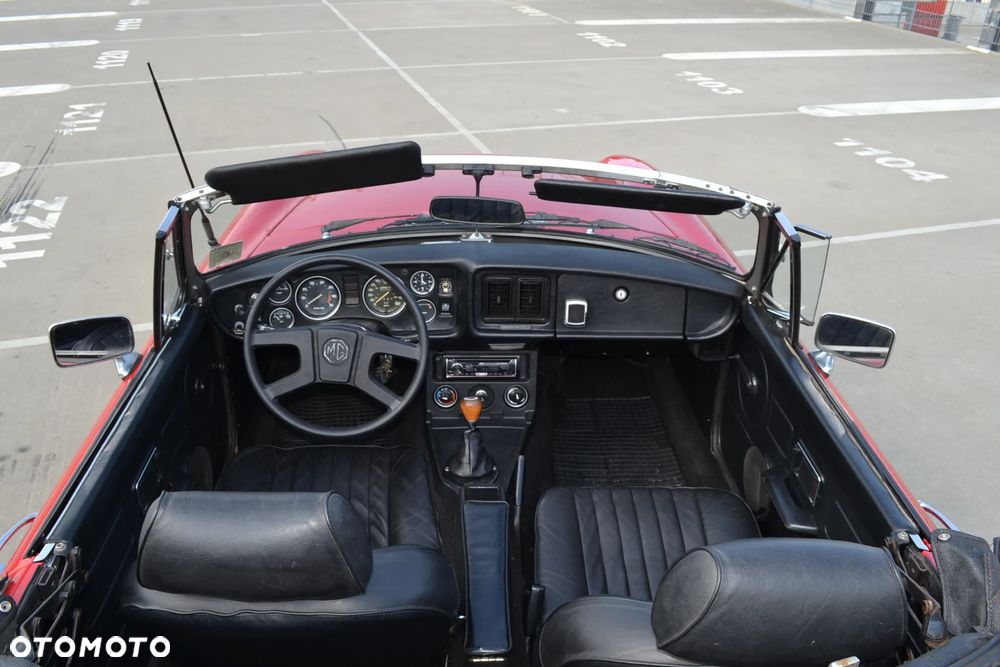 MG MGB - 23