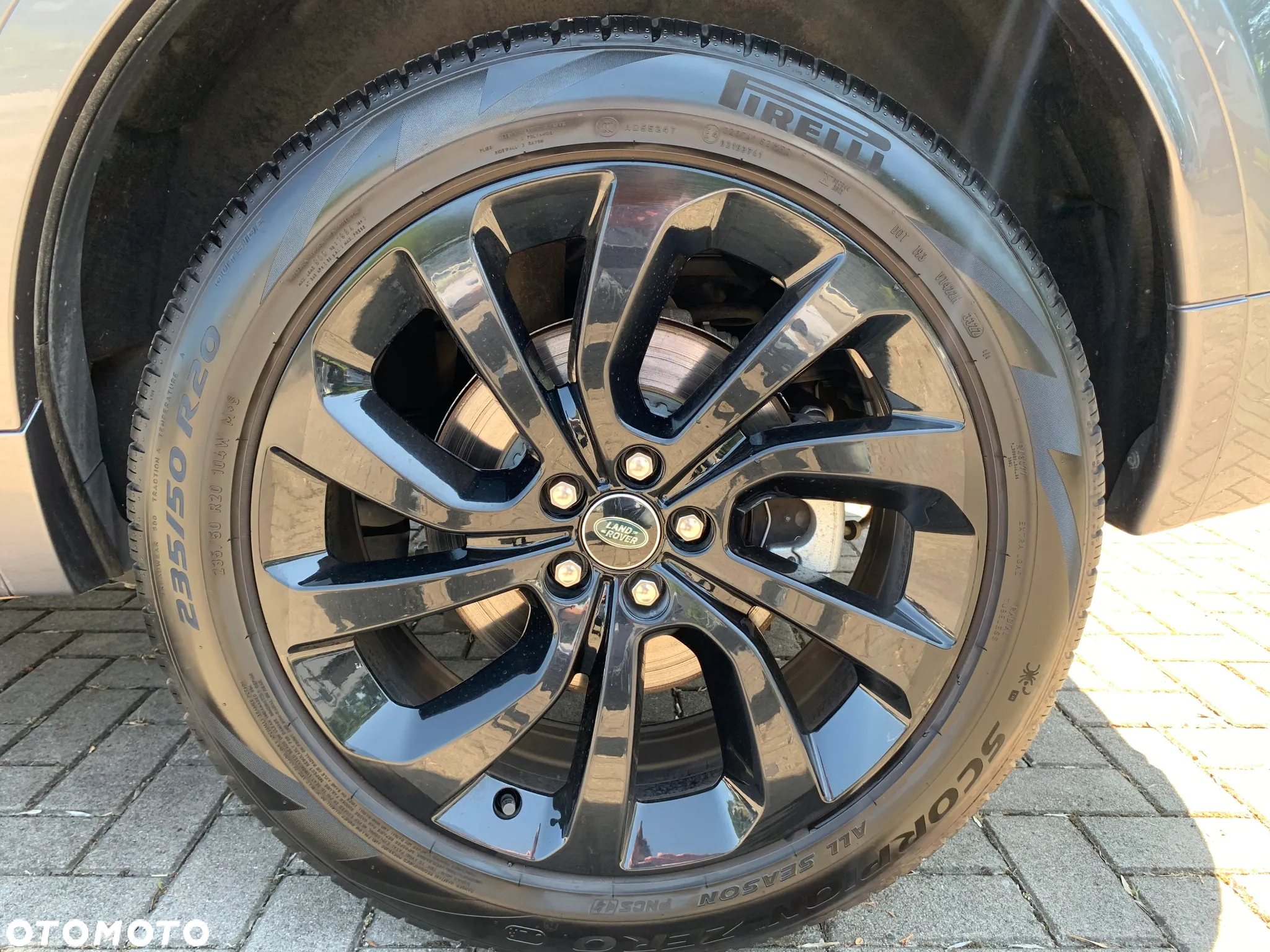 Land Rover Discovery Sport 1.5 P300e PHEV R-Dynamic SE - 24