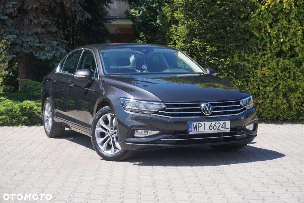 Volkswagen Passat - 4