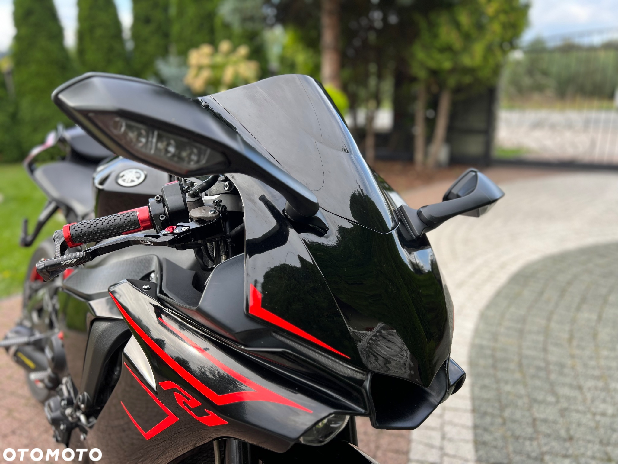 Yamaha R1 - 2