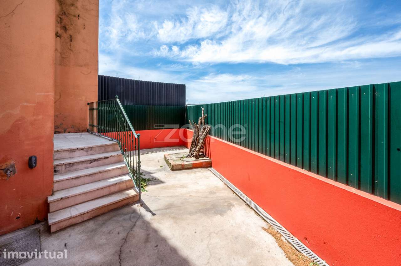 CASA EXCLUSIVA NA RUA DA COSTA (entre as Necessidades e Alcântara) - Grande imagem: 4/51