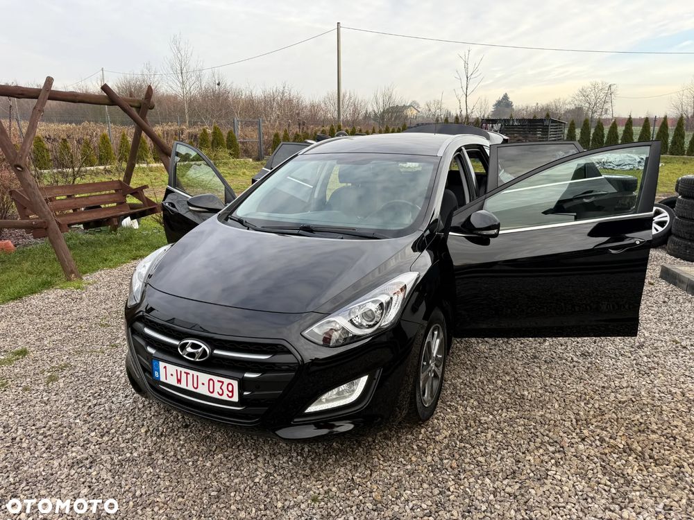 Hyundai i30 blue Kombi 1.6 GDi Passion - 21
