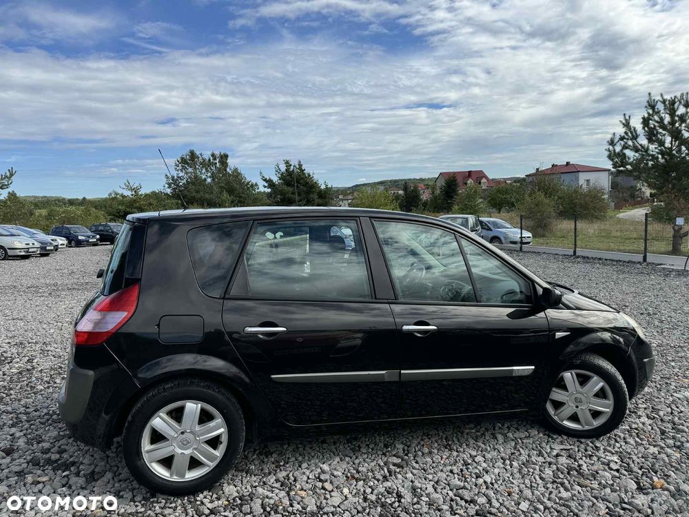 Renault Scenic 1.6 16V Luxe Expression - 8