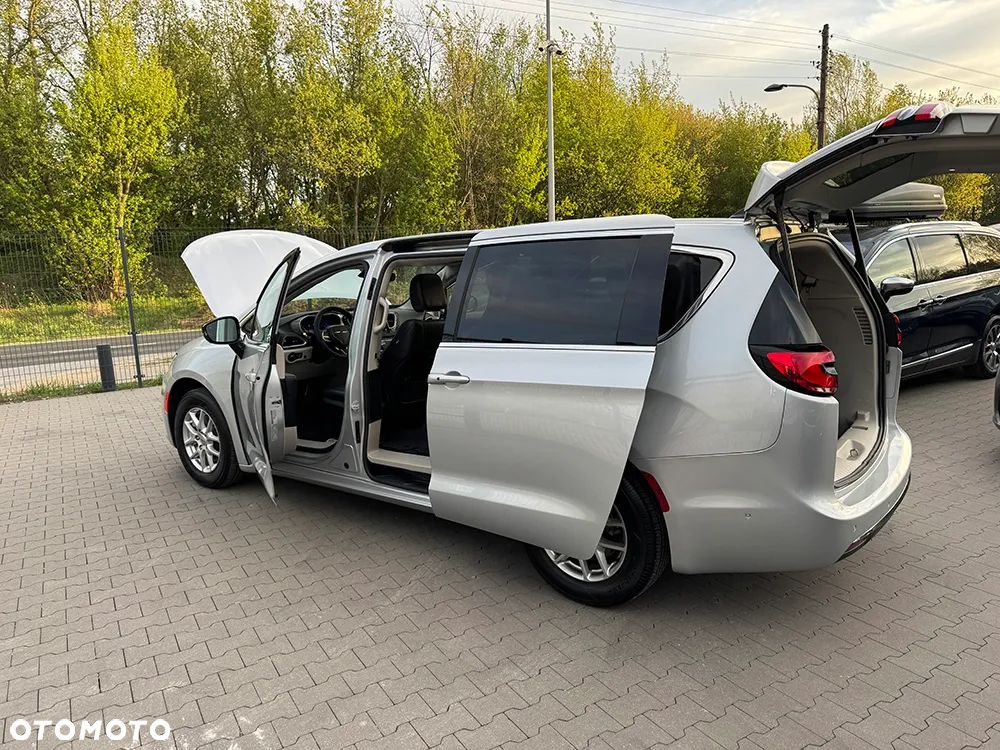 Chrysler Pacifica - 20
