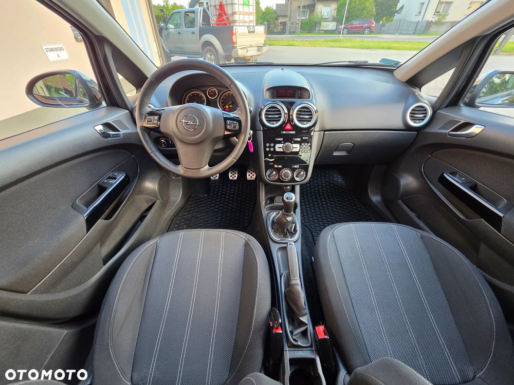 Opel Corsa 1.2 16V Cosmo - 7