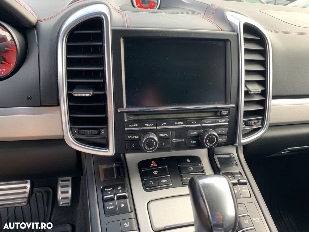 Porsche Cayenne S Diesel Platinum Edition - 14