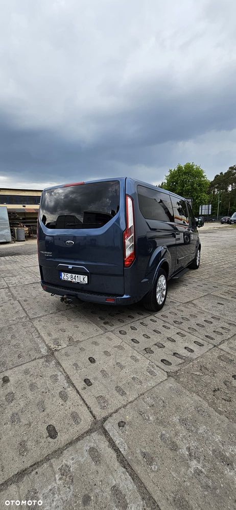 Ford Tourneo Custom - 4