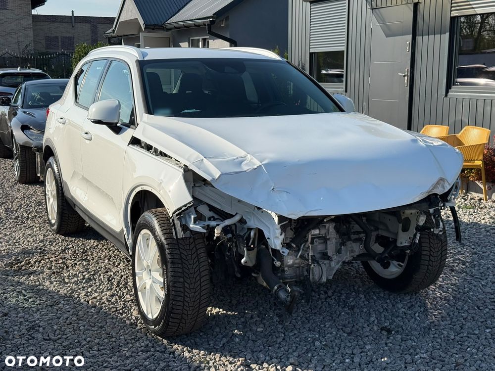 Volvo XC 40 T3 Momentum Pro - 11