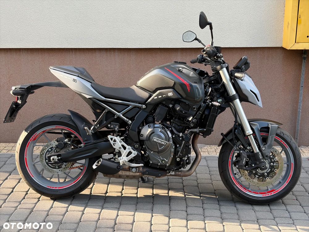 Suzuki GSX - 5