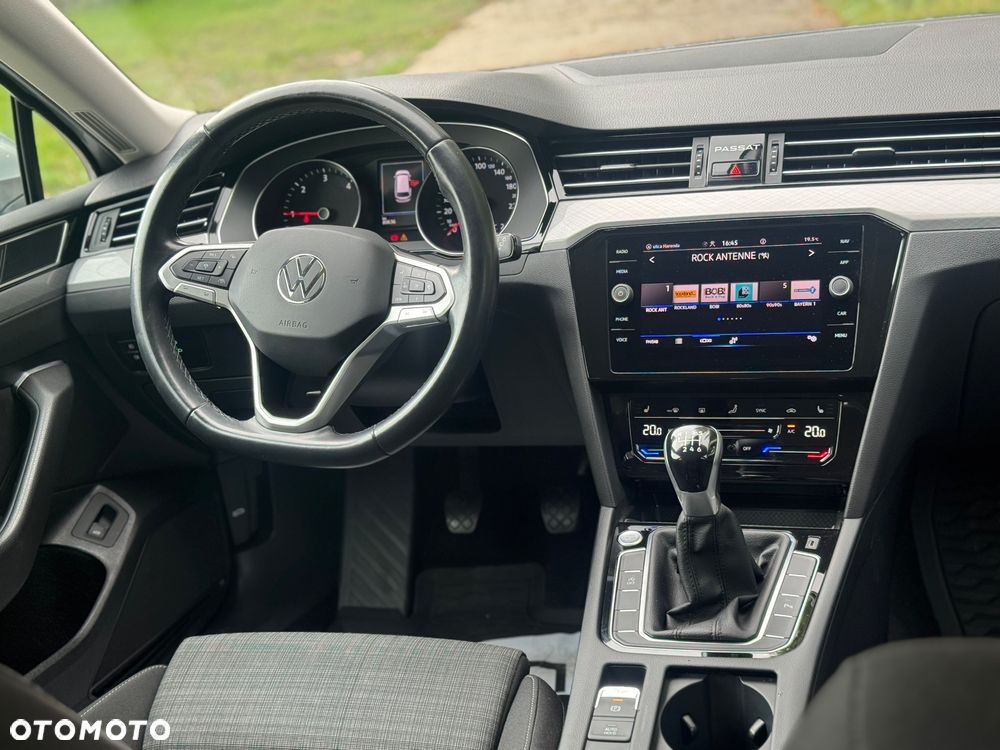 Volkswagen Passat - 23