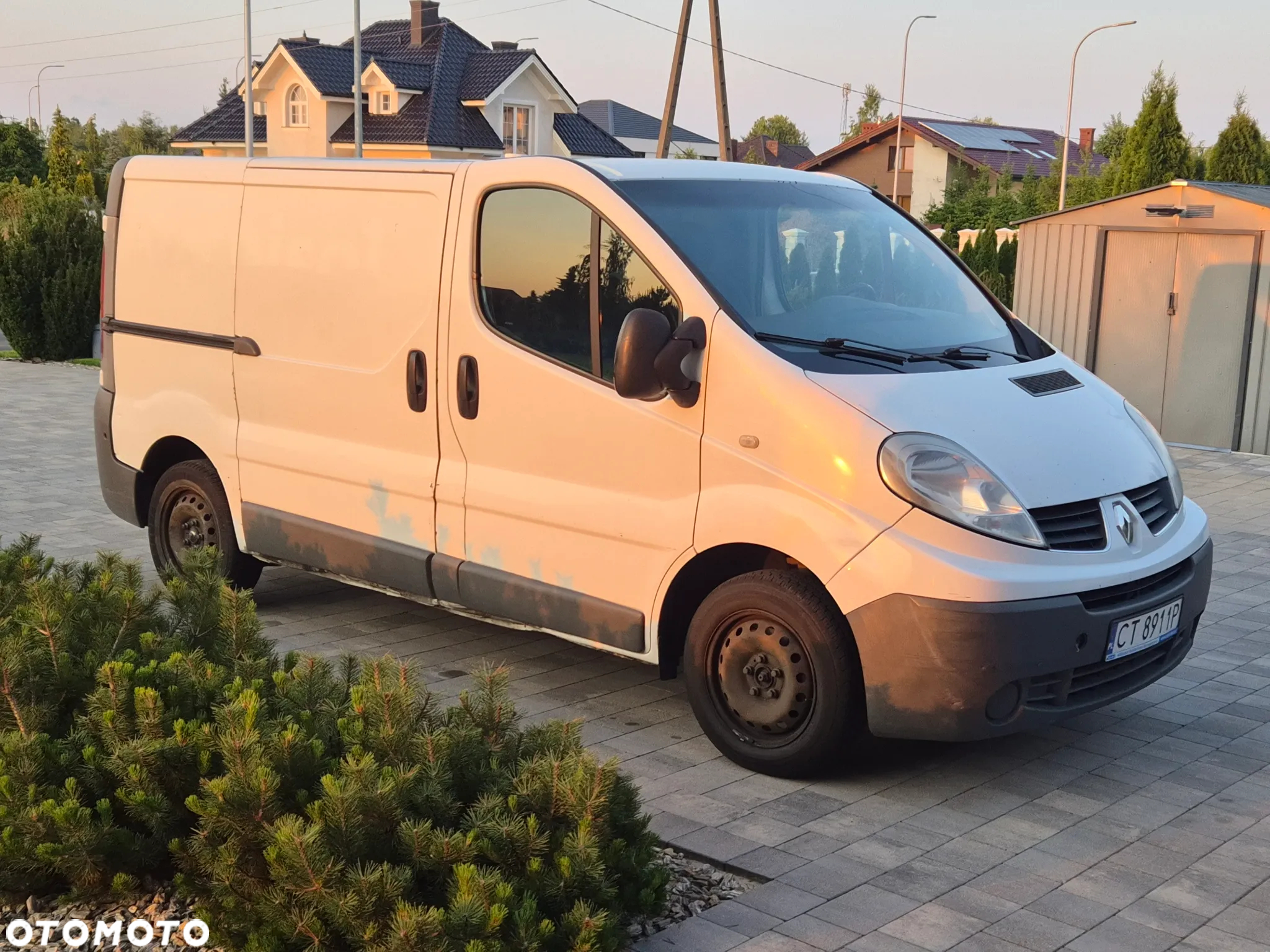 Renault TRAFIC - 2