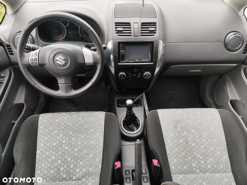 Suzuki SX4 1.6 Premium 4WD - 11
