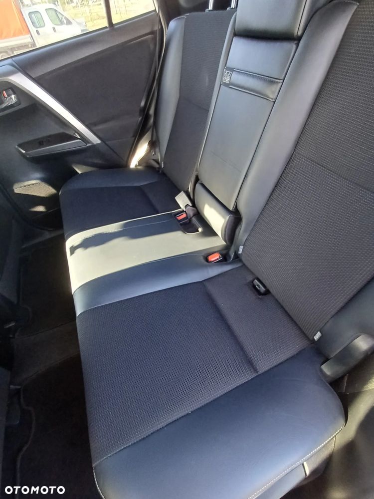Toyota RAV4 - 11