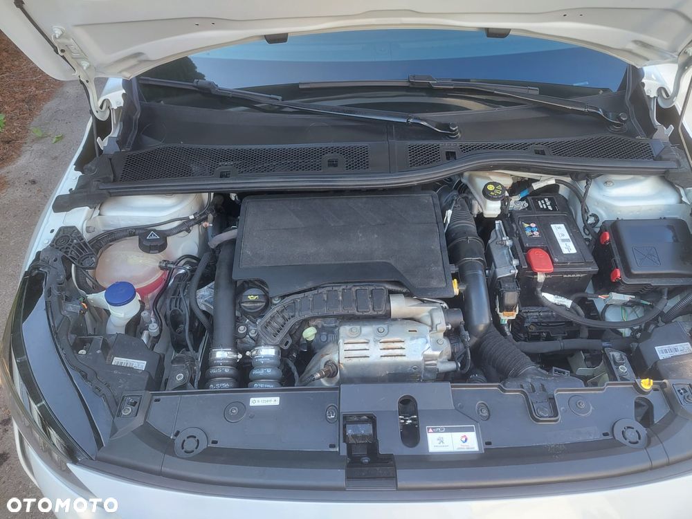 Peugeot 208 - 25