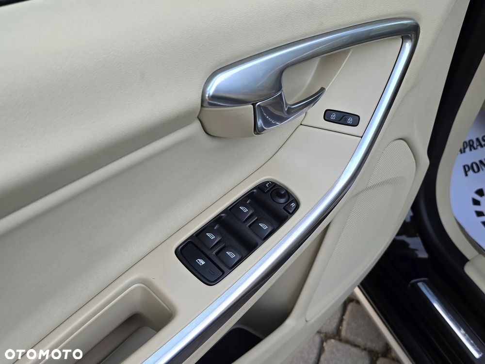 Volvo V60 D3 Summum - 27