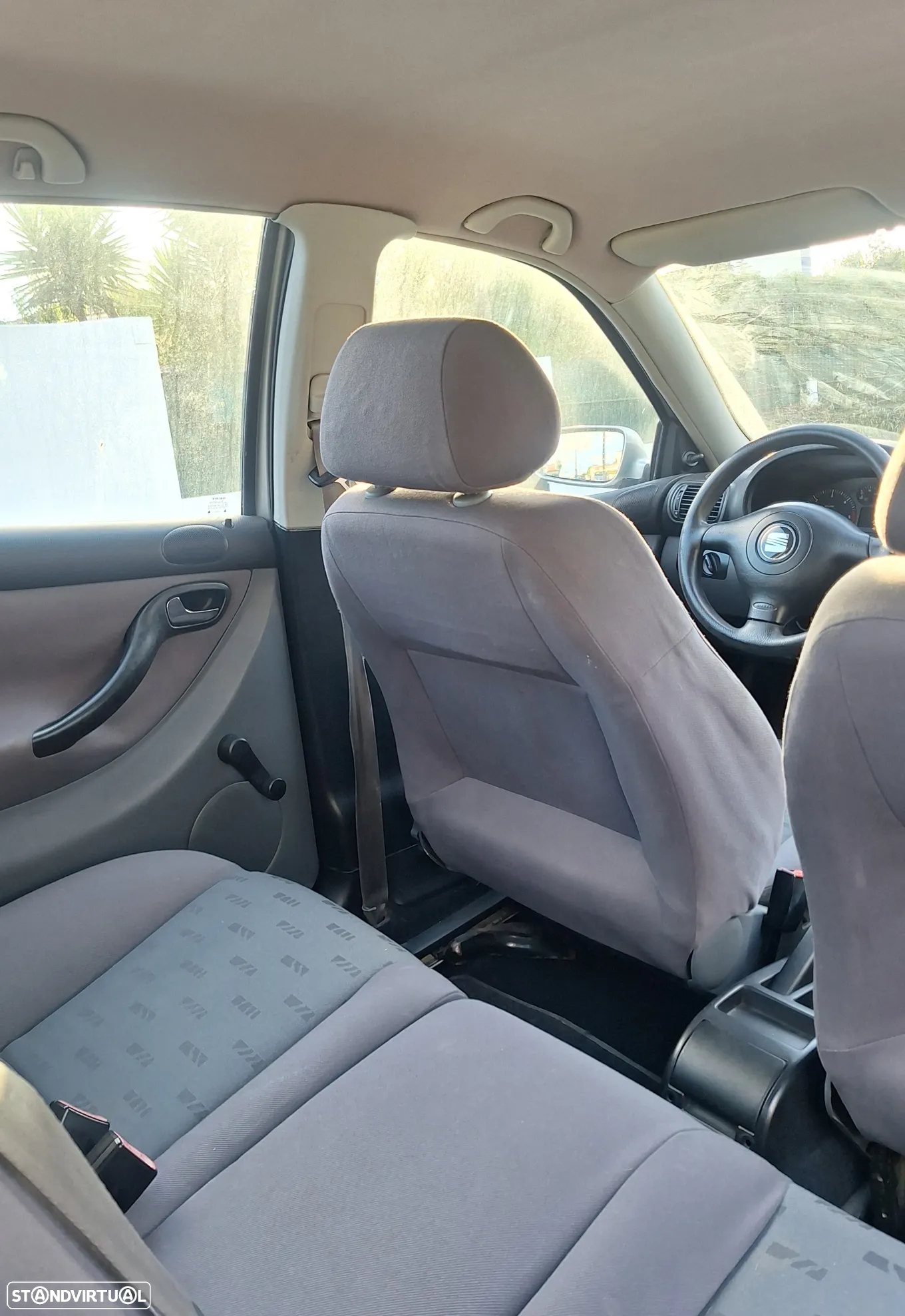 SEAT Leon 1.9 TDI Confort AC - 8